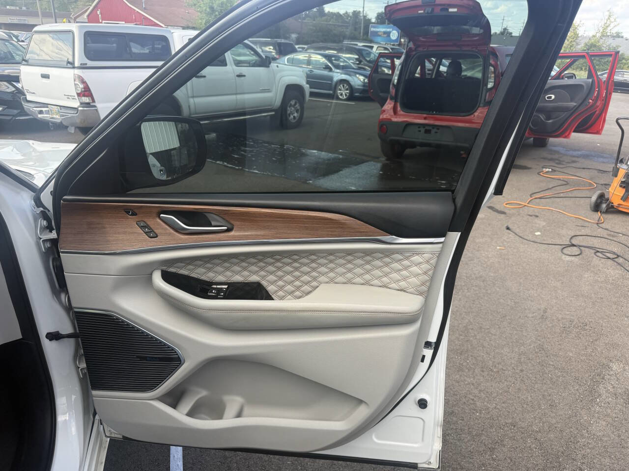 Used 2021 Jeep Grand Cherokee L Summit w/ Advanced Protech Group IV image 27