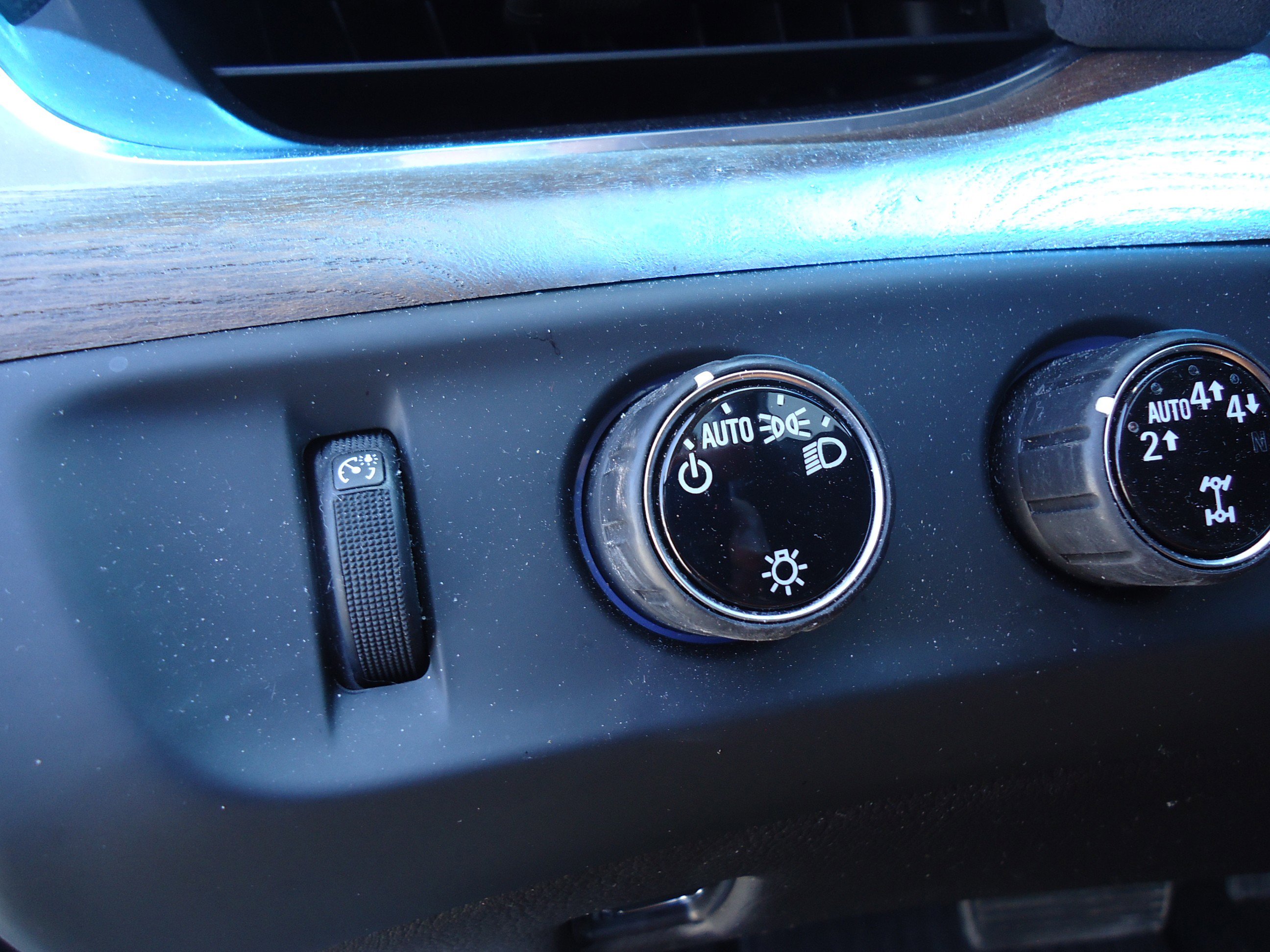 Used 2019 Cadillac Escalade Premium Luxury image 15