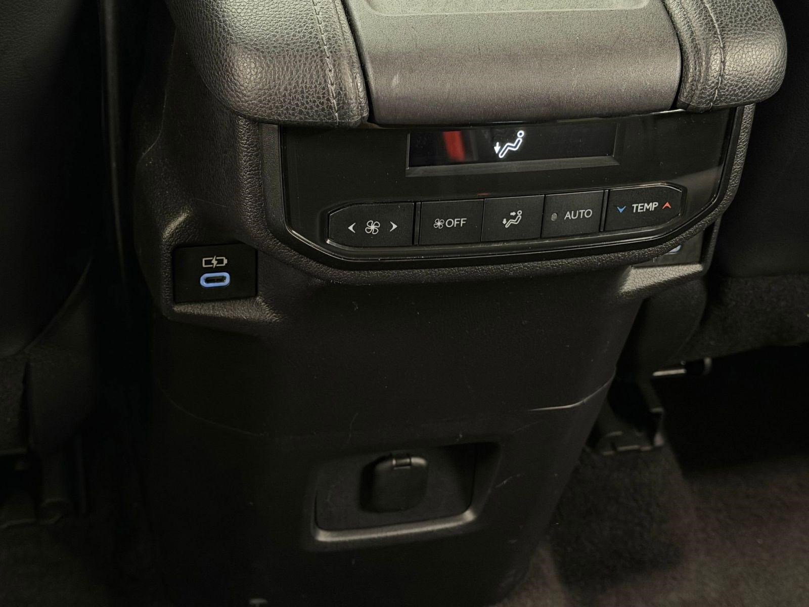 Used 2024 Toyota Grand Highlander XLE image 23