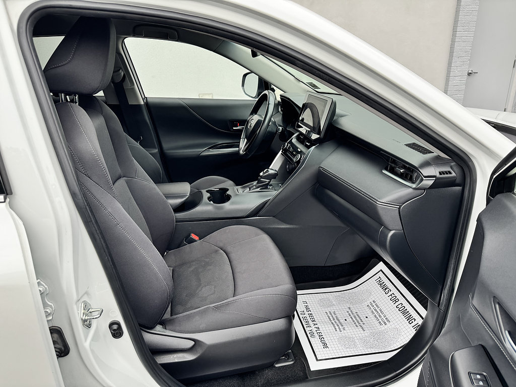 Certified 2023 Toyota Venza LE AWD/4WD image 12