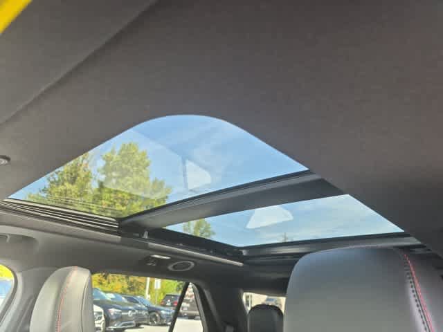Used 2025 Ford Explorer ST w/ Sun And Sound Package AWD/4WD image 18