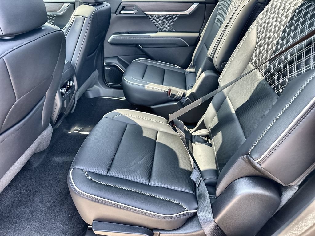 New 2026 GMC Acadia Denali w/ Super Cruise Package FWD image 16