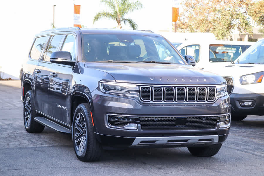 Used 2024 Jeep Wagoneer L Series II RWD image 3