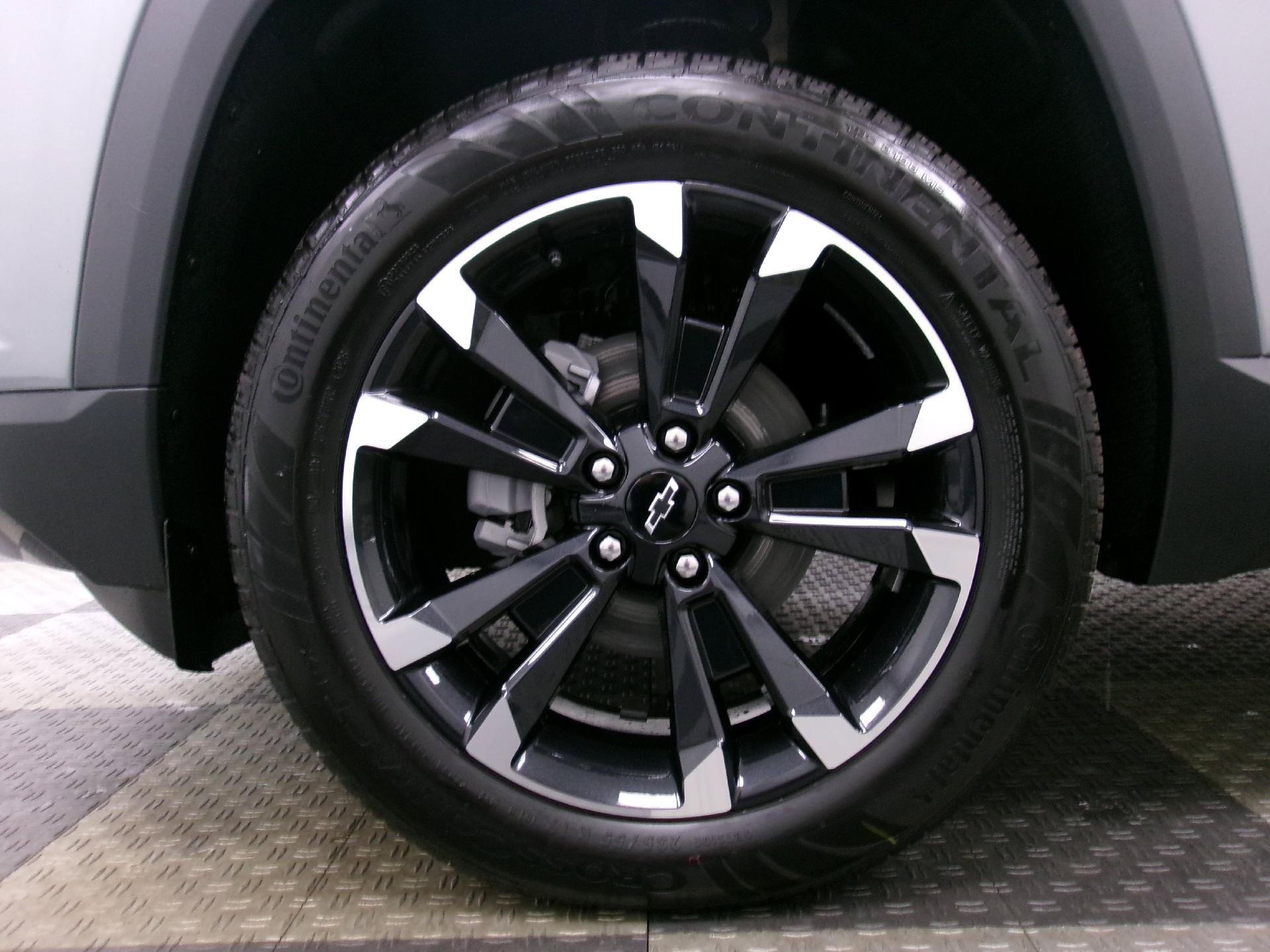 New 2027 Chevrolet Equinox RS w/ Safety and Technology Package AWD/4WD image 19