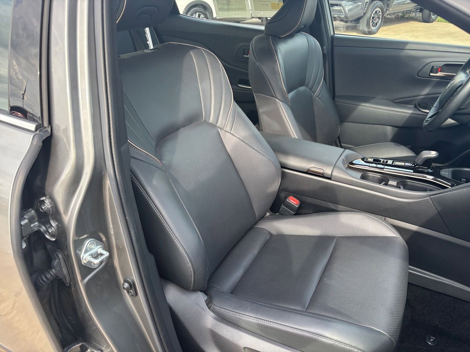 Used 2025 Toyota Crown XLE AWD/4WD image 35