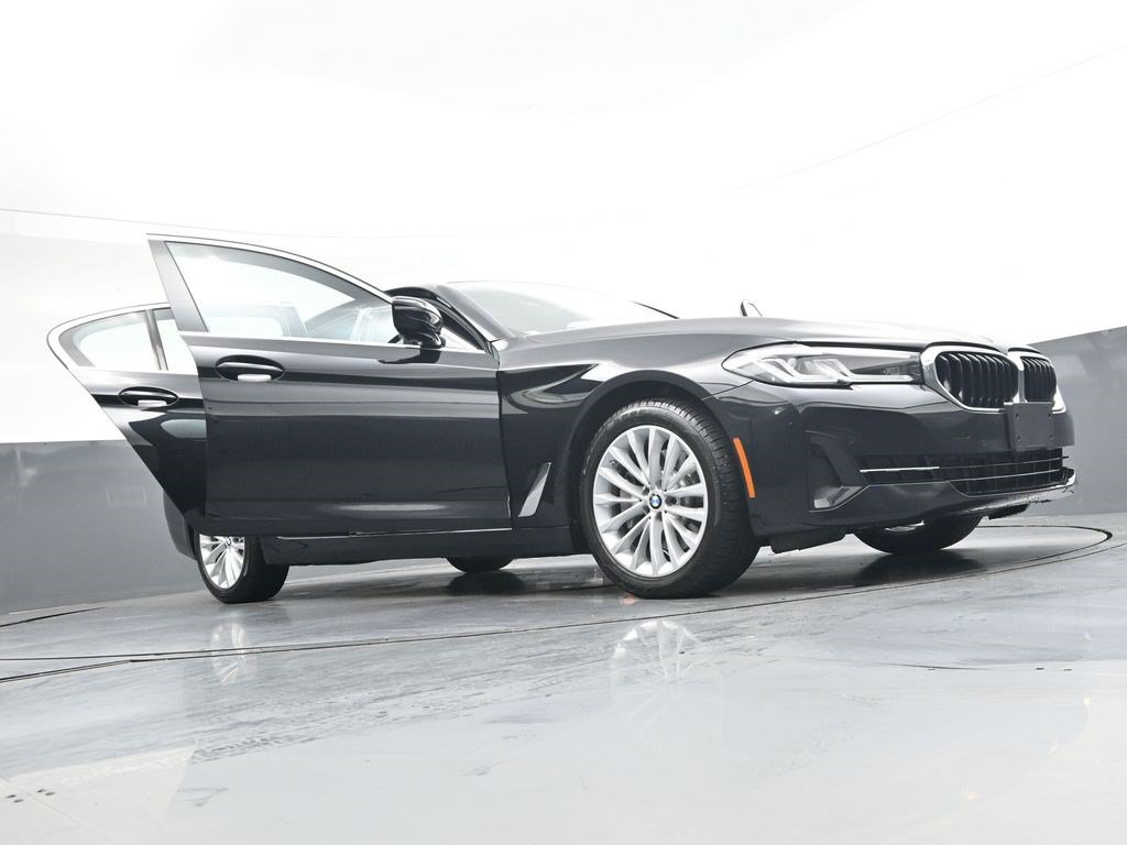 Used 2023 BMW 530i xDrive w/ Premium Package AWD/4WD image 38