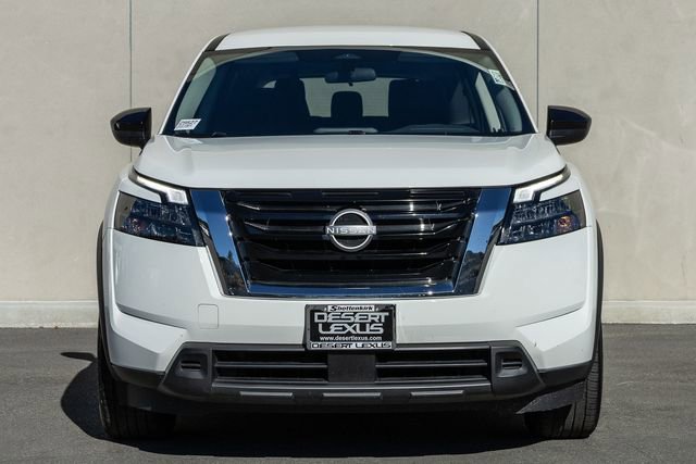 Used 2024 Nissan Pathfinder S video 2