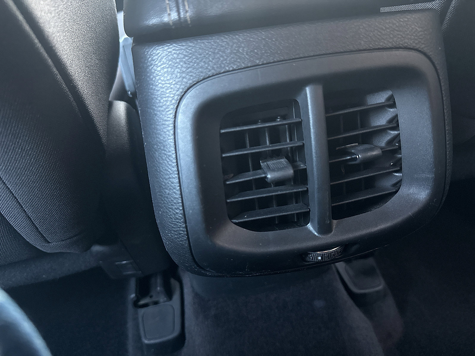 Used 2016 Jeep Cherokee Sport image 42