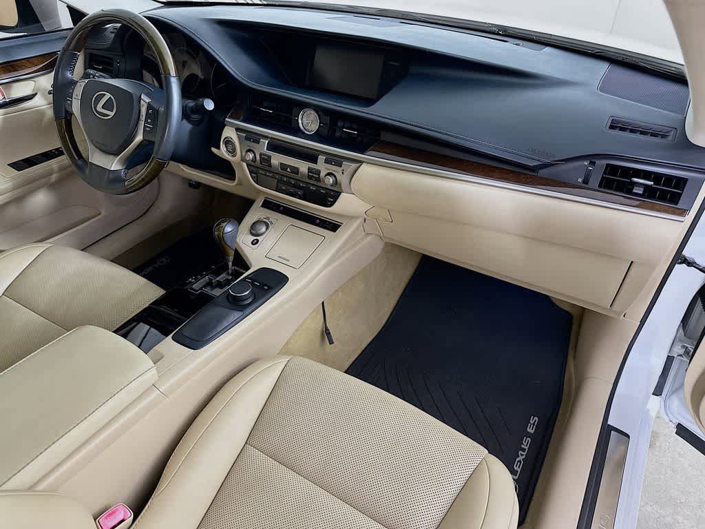 Used 2015 Lexus ES 350 w/ Premium Package FWD image 32