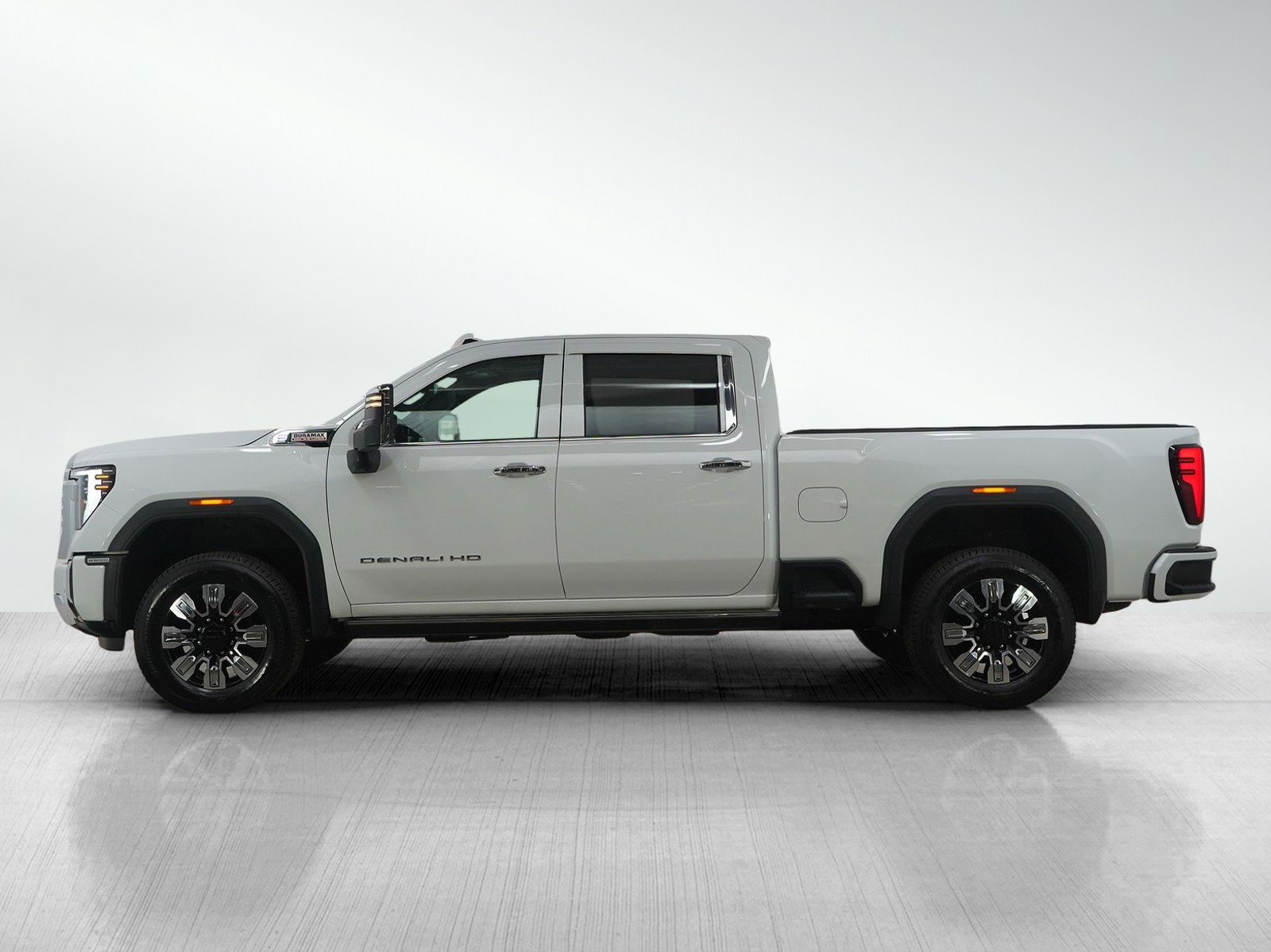 Used 2024 GMC Sierra 2500 Denali w/ Technology Package image 2