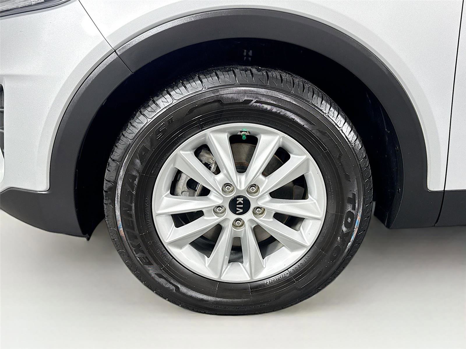 Used 2019 Kia Sorento L image 12