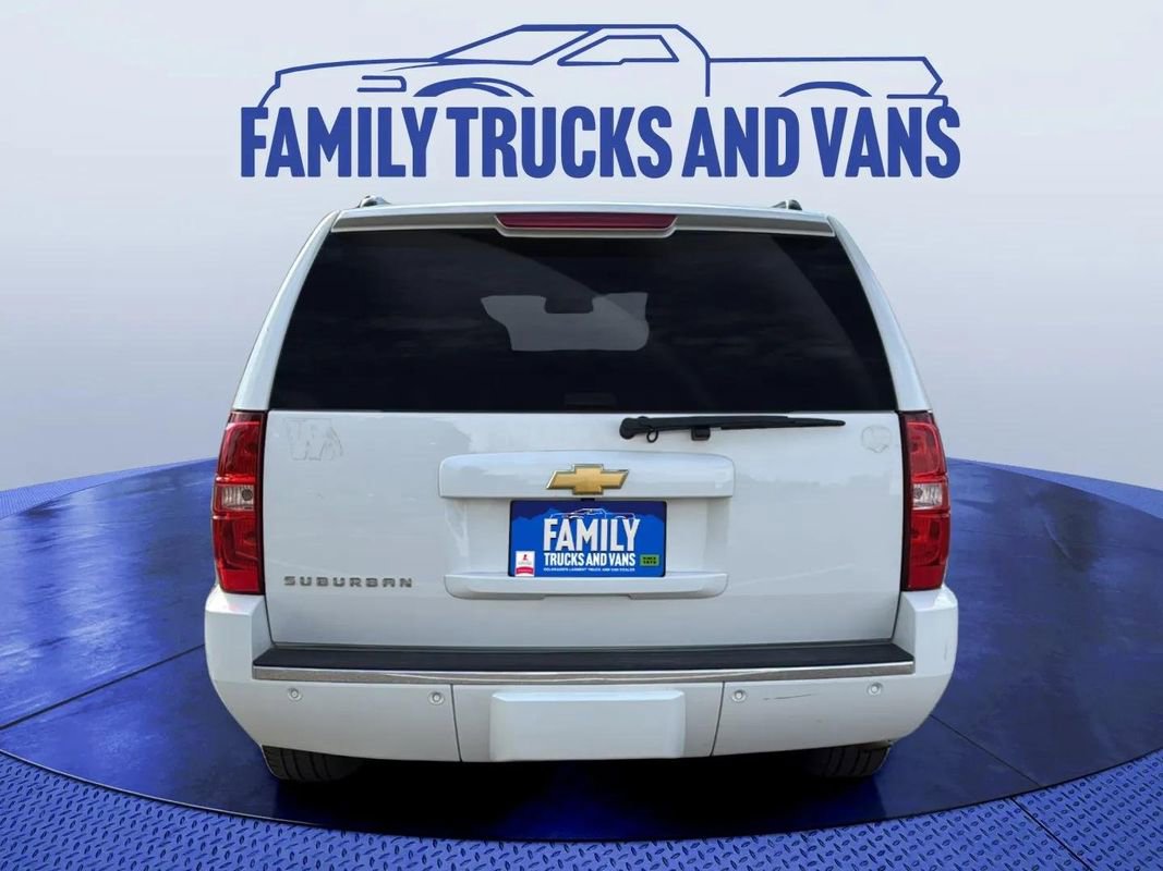 Used 2013 Chevrolet Suburban LTZ image 4