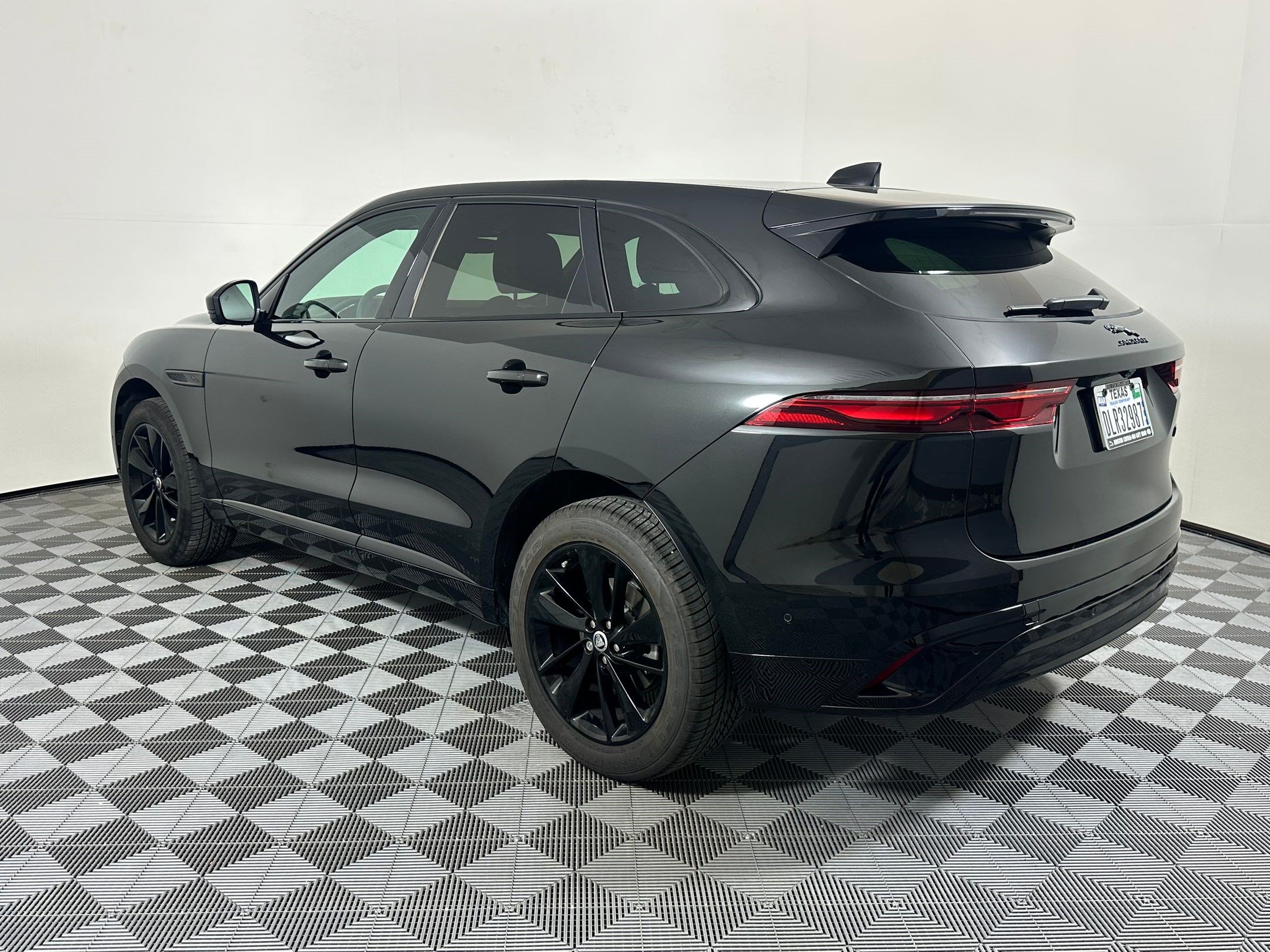 Used 2026 Jaguar F-PACE R-Dynamic S AWD/4WD image 3