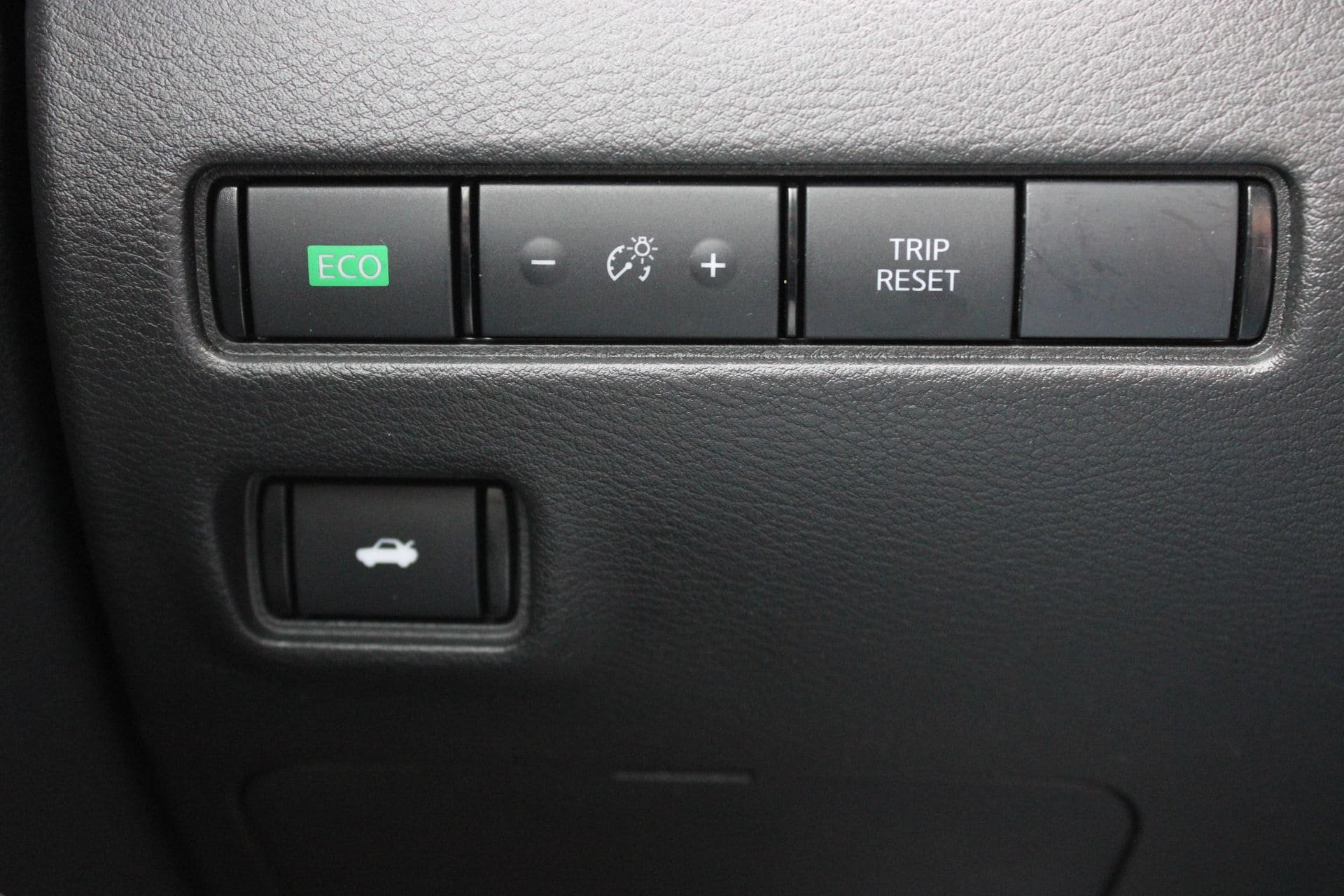 Used 2024 Nissan Sentra SV FWD image 22