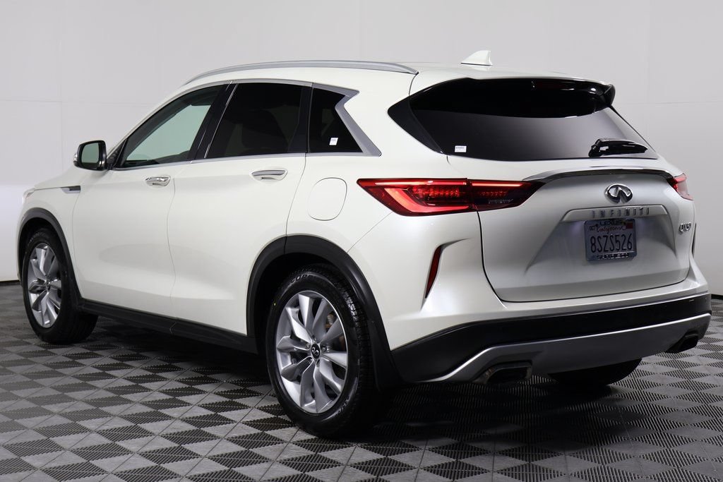 Used 2020 INFINITI QX50 Luxe w/ Navigation Package FWD image 6