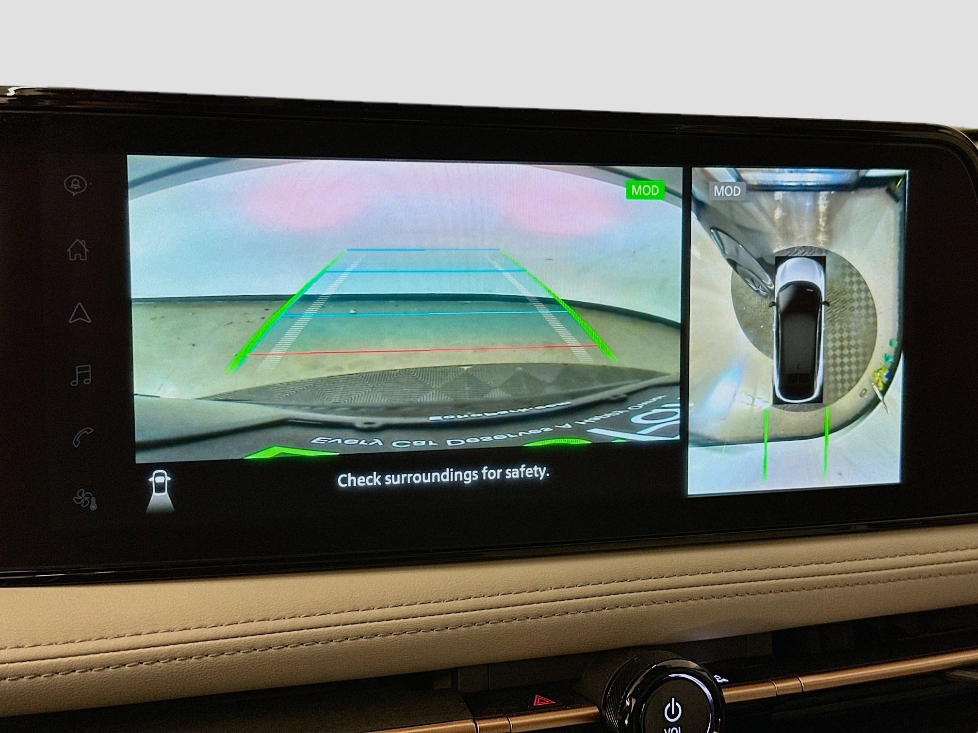 Used 2023 Nissan Ariya AWD image 23