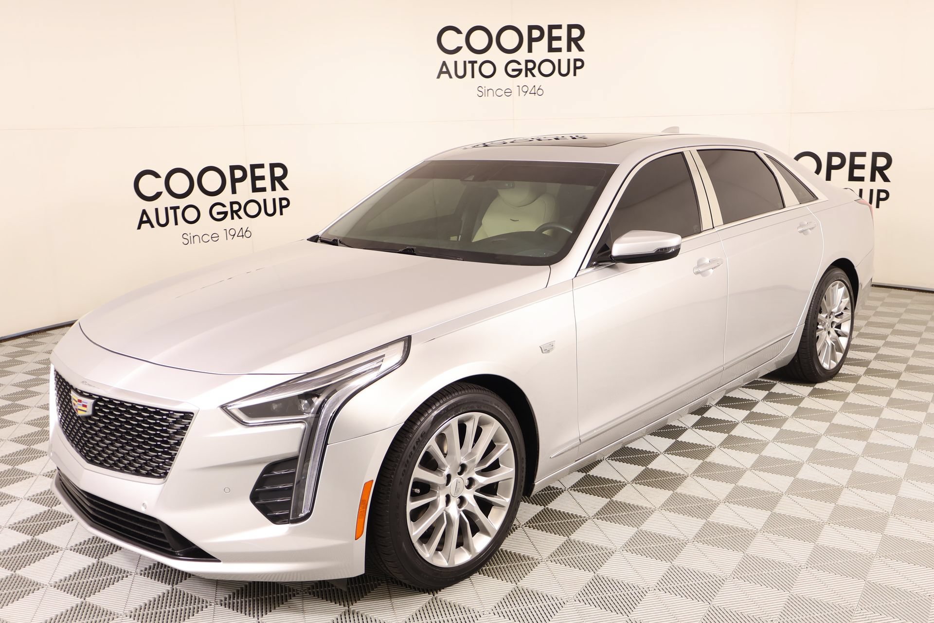Used 2019 Cadillac CT6 Luxury w/ Driver Awareness Package RWD image 11
