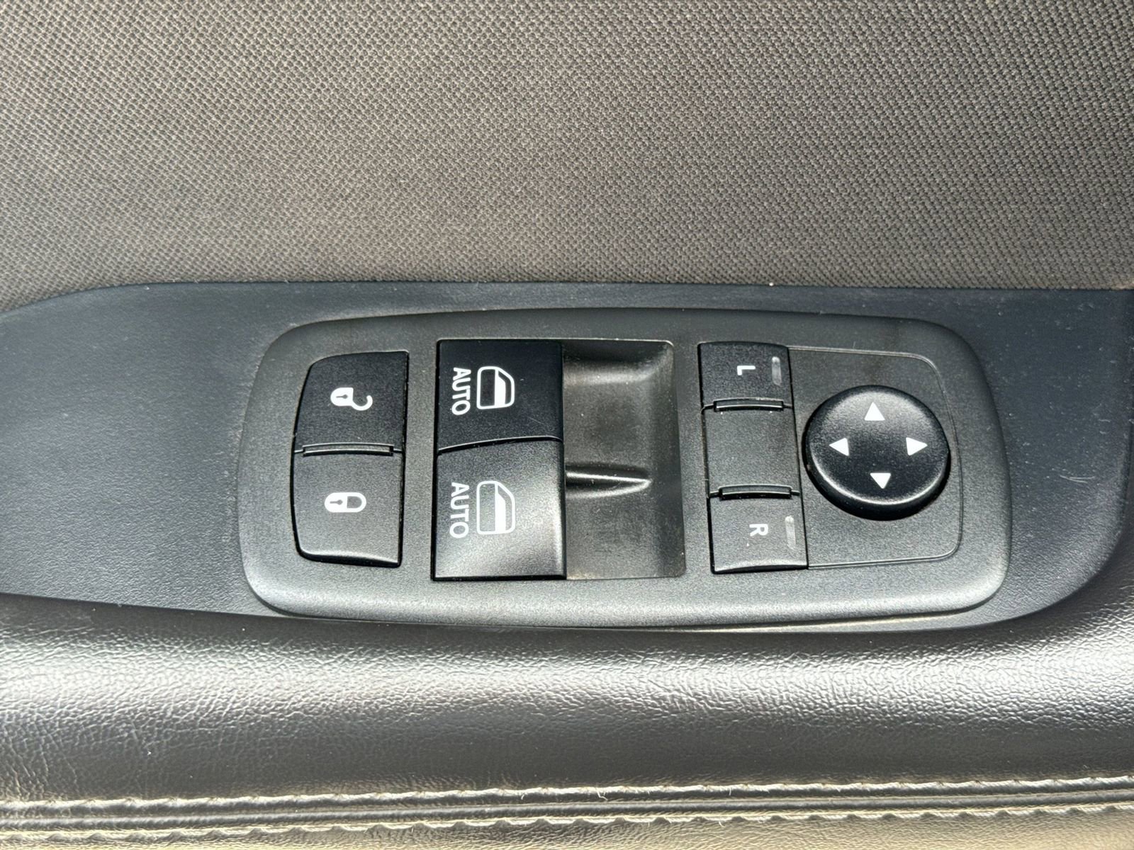 Used 2018 Dodge Challenger R/T w/ Driver Convenience Group RWD image 21