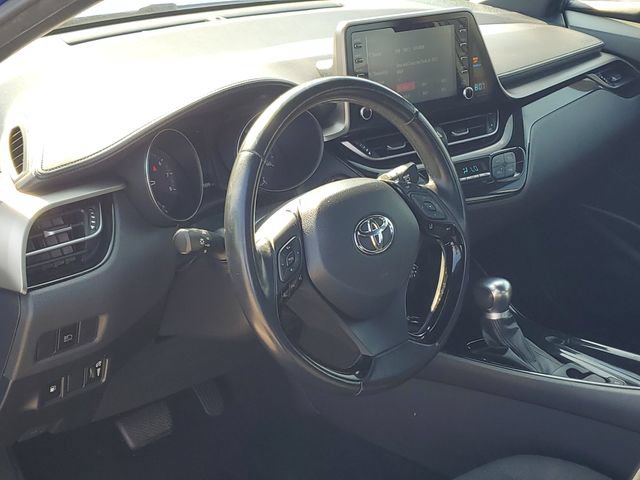 Used 2019 Toyota C-HR XLE FWD image 7