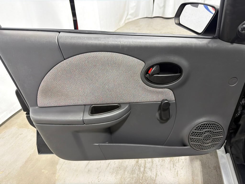 Used 2004 Saturn ION Level 1 FWD image 10