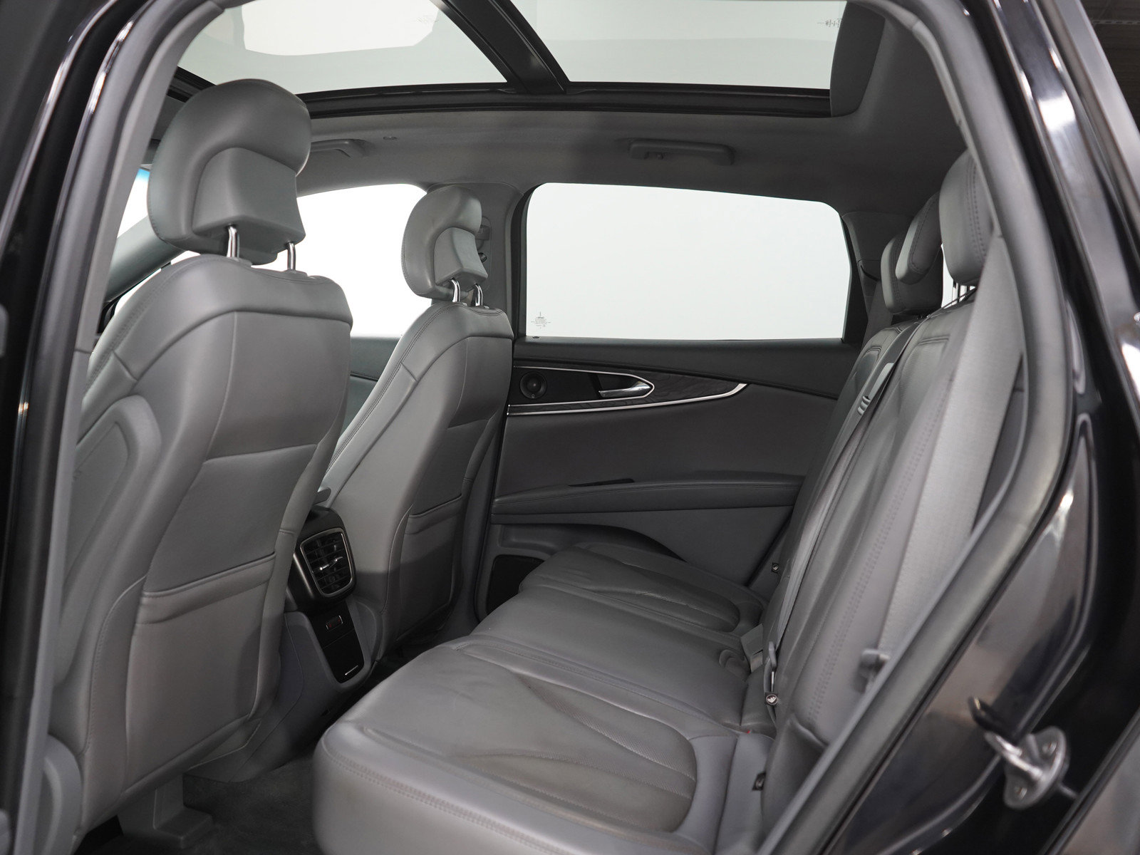 Used 2019 Lincoln Nautilus Reserve w/ Driver Assistance Package AWD/4WD image 18