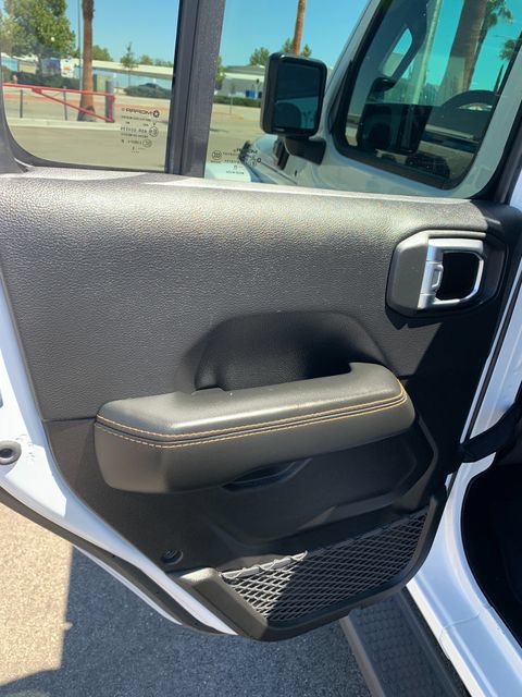 Used 2025 Jeep Wrangler Unlimited Sahara AWD/4WD image 19