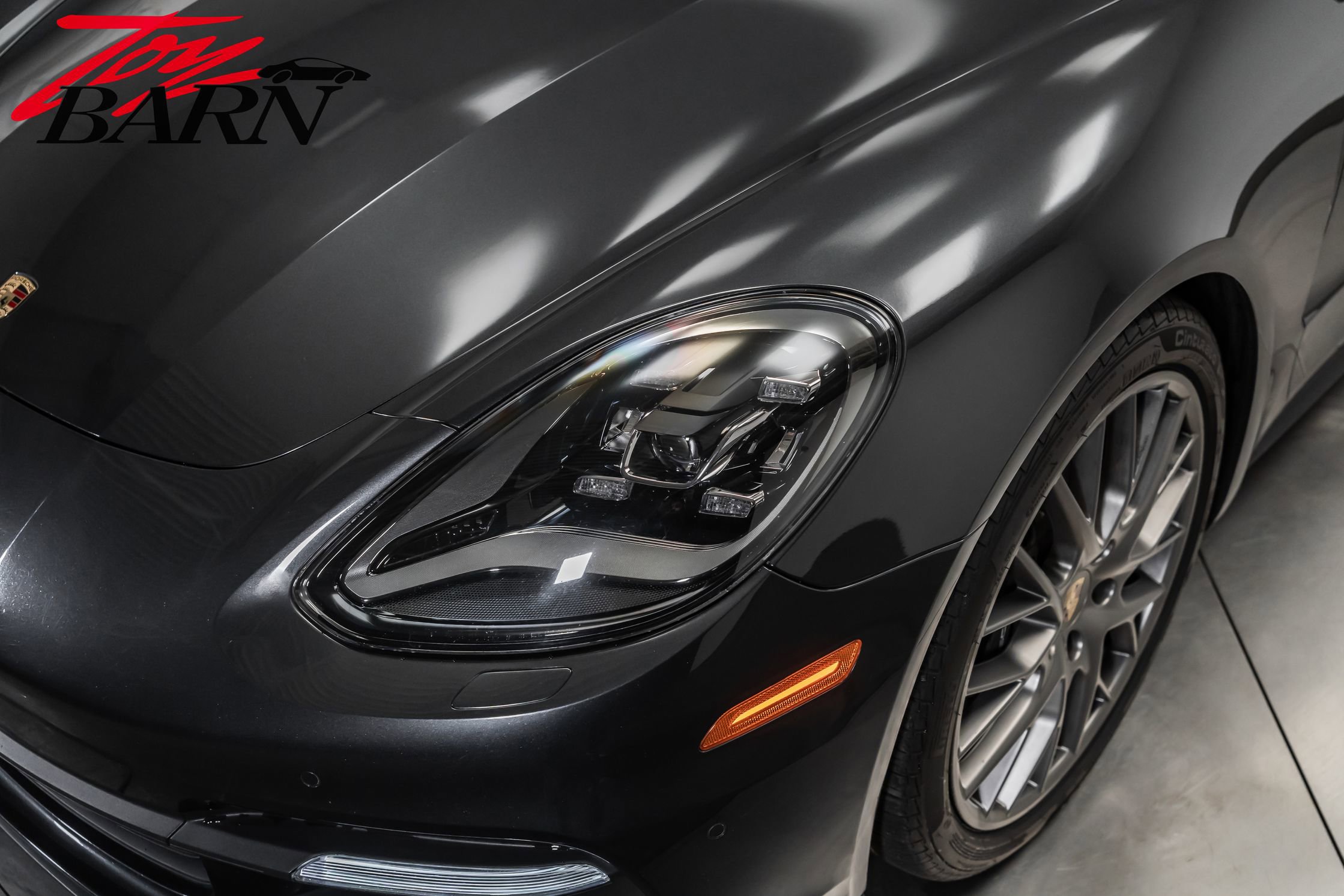 Used 2018 Porsche Panamera 4 image 11