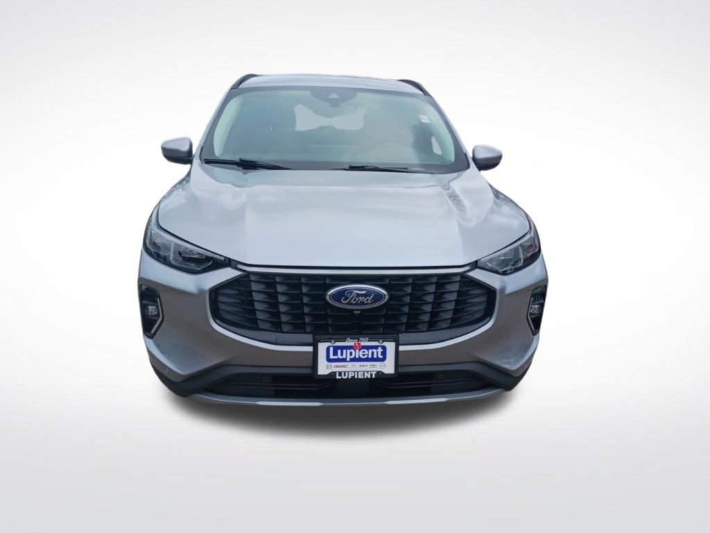 Used 2023 Ford Escape Platinum w/ Class II Trailer Tow Package image 30