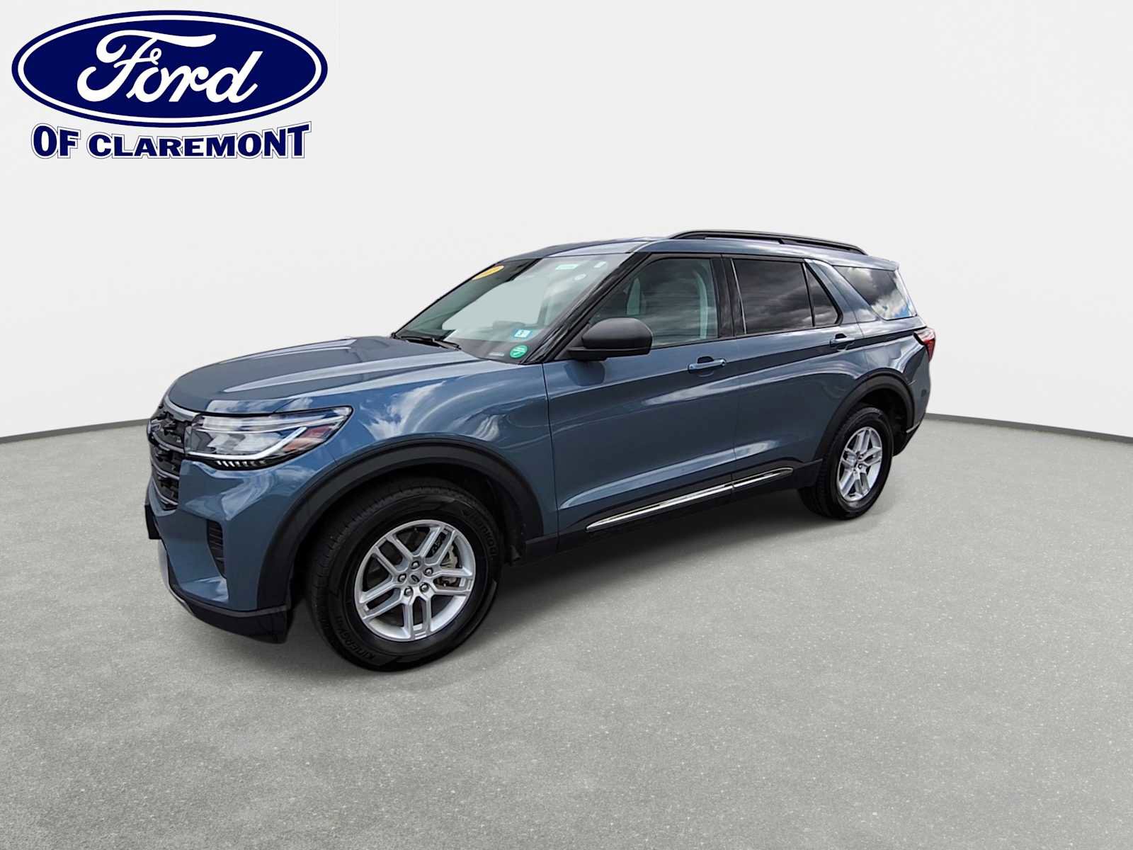 Used 2025 Ford Explorer Active AWD/4WD image 4