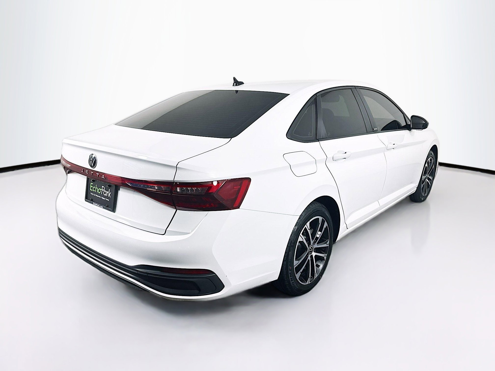 Used 2025 Volkswagen Jetta Sport image 9