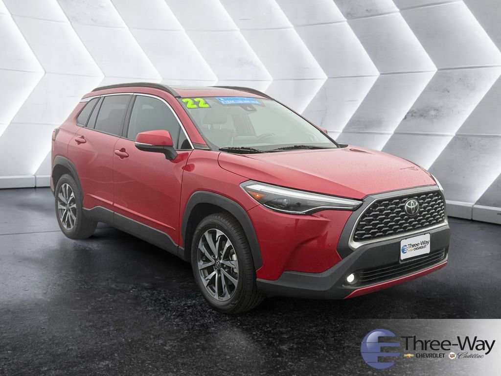 Used 2022 Toyota Corolla Cross XLE w/ Convenience Package image 7