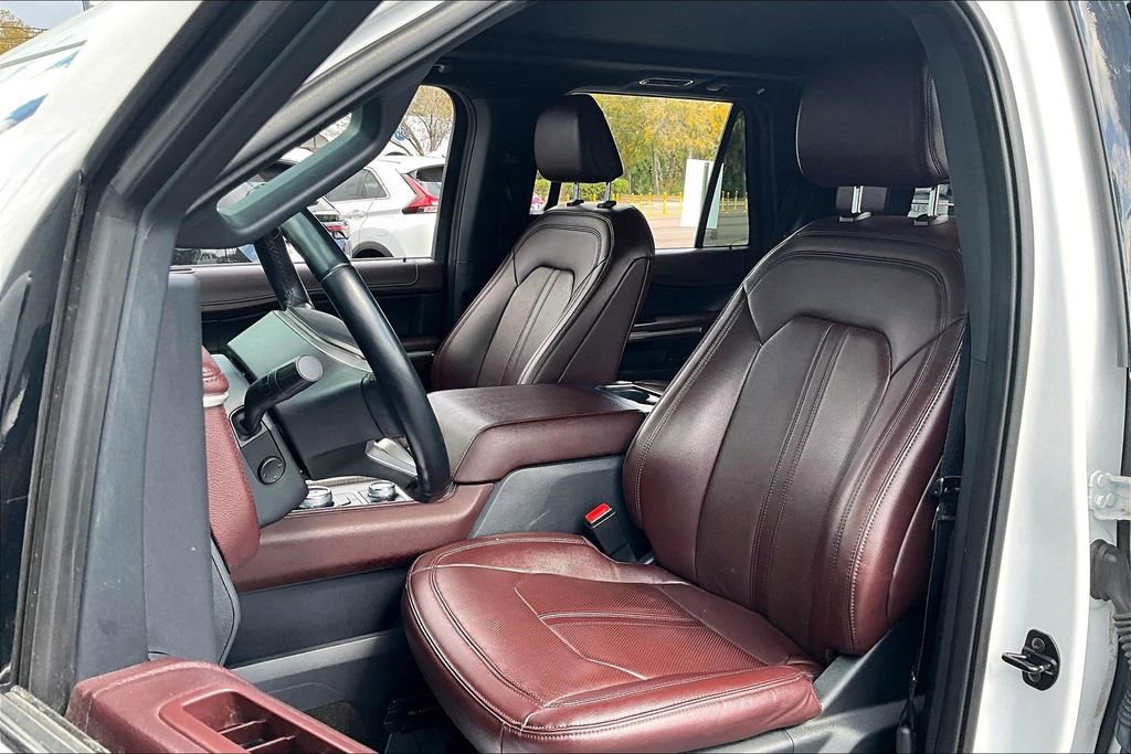 Used 2023 Ford Expedition Limited image 20