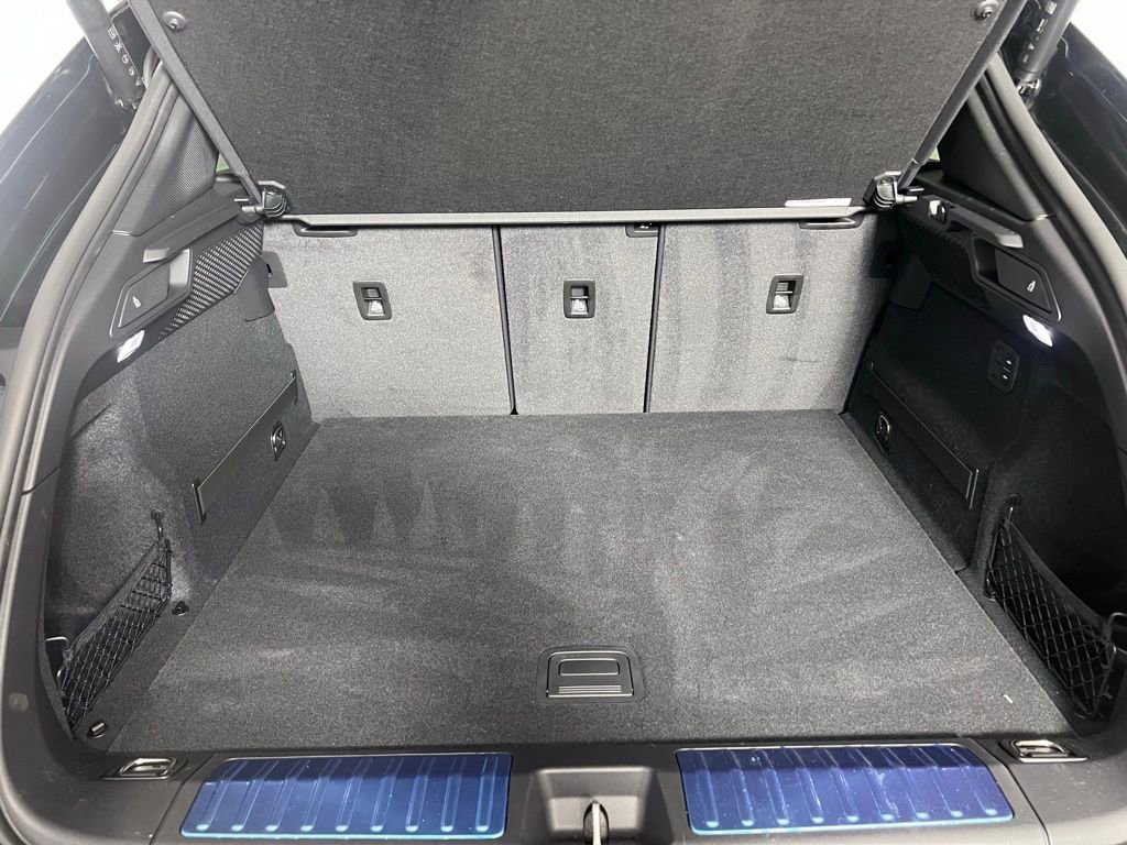 Certified 2025 Porsche Macan Electric image 17