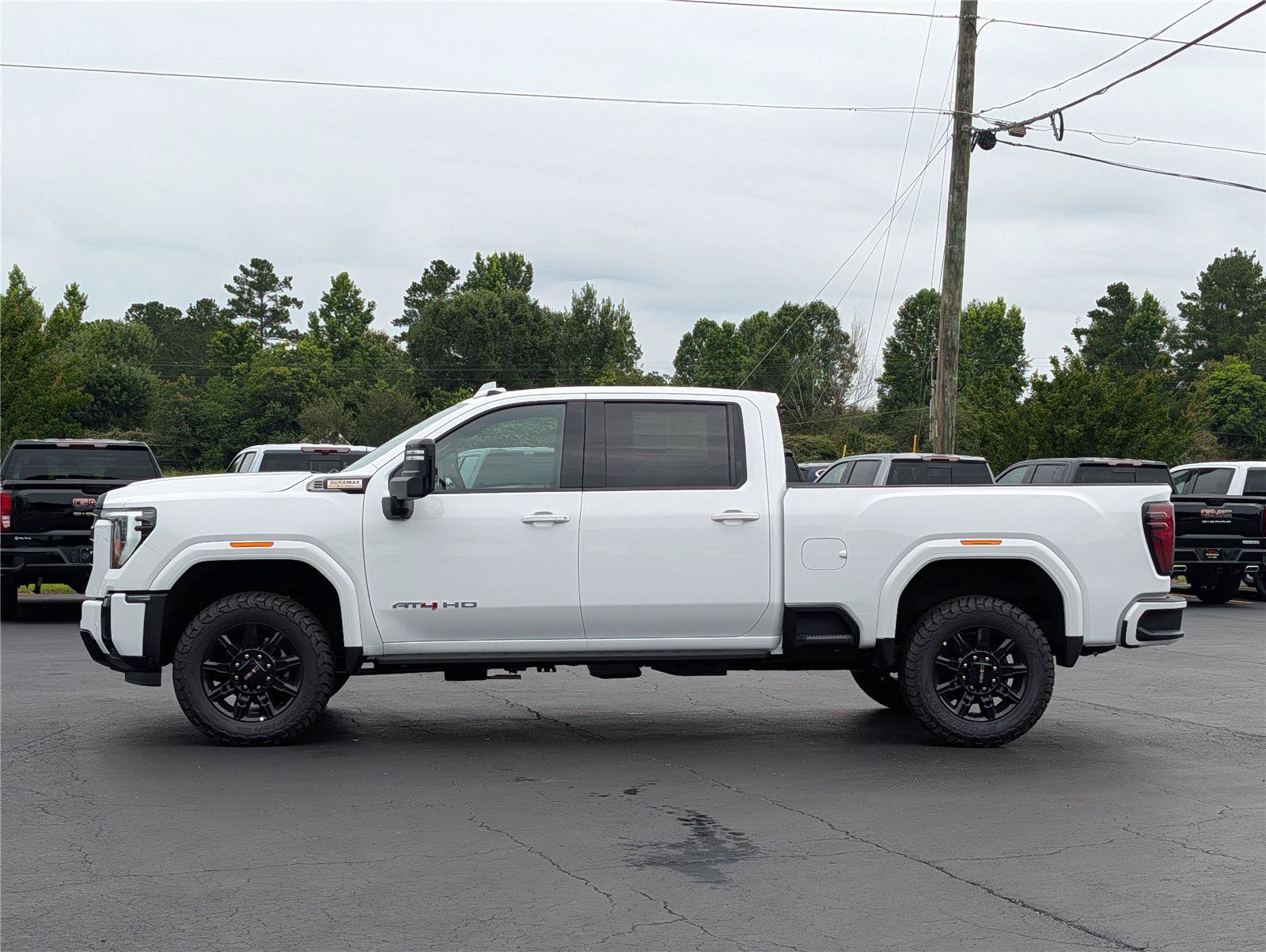New 2026 GMC Sierra 2500 AT4 w/ AT4 Premium Plus Package AWD/4WD image 2
