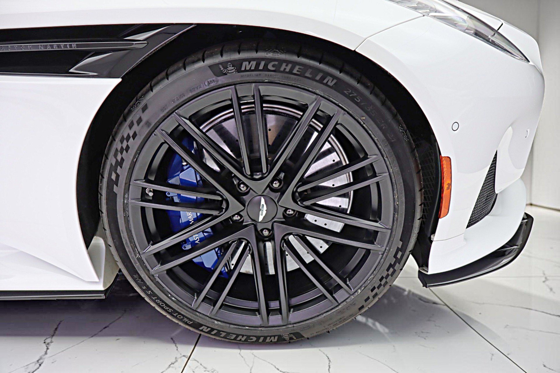 Used 2024 Aston Martin DB12 Convertible RWD image 57