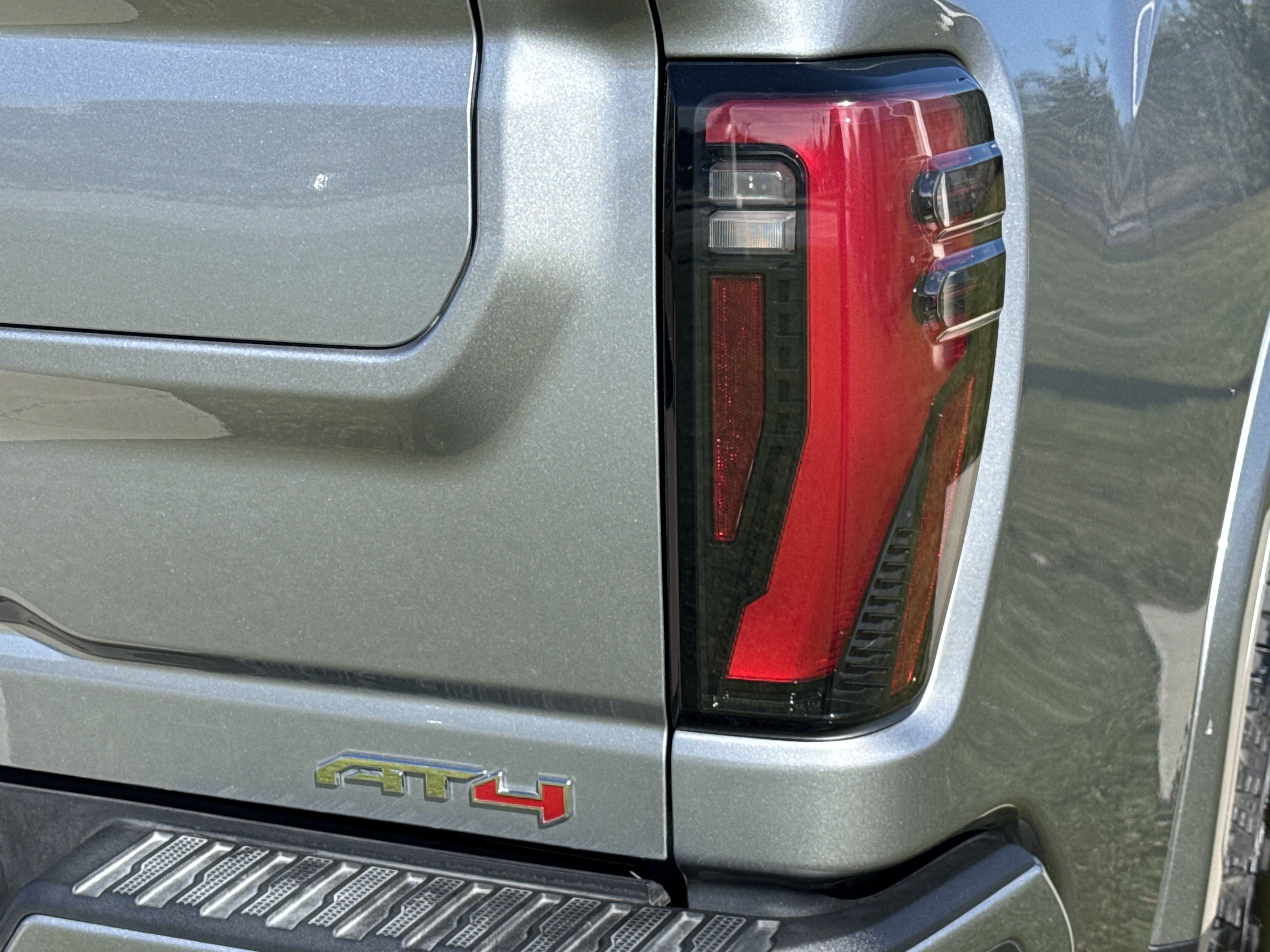 Used 2025 GMC Sierra 3500 AT4 w/ AT4 Premium Plus Package AWD/4WD image 11