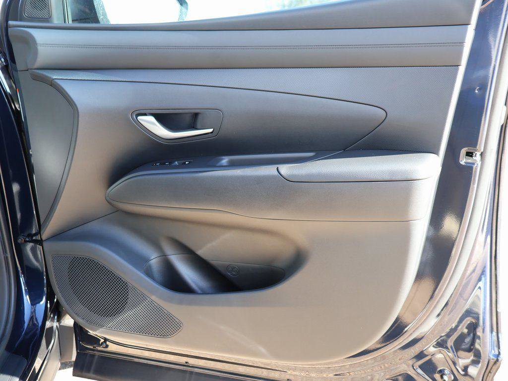 New 2026 Hyundai Tucson Blue SE image 9