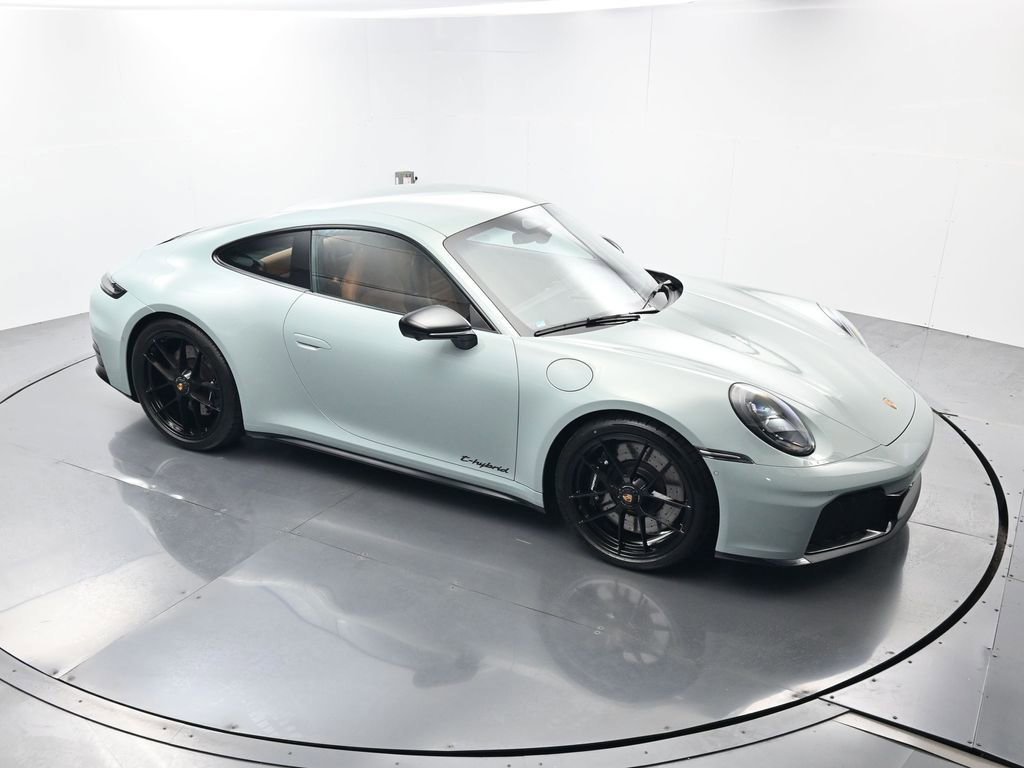 Certified 2026 Porsche 911 Carrera GTS RWD image 42