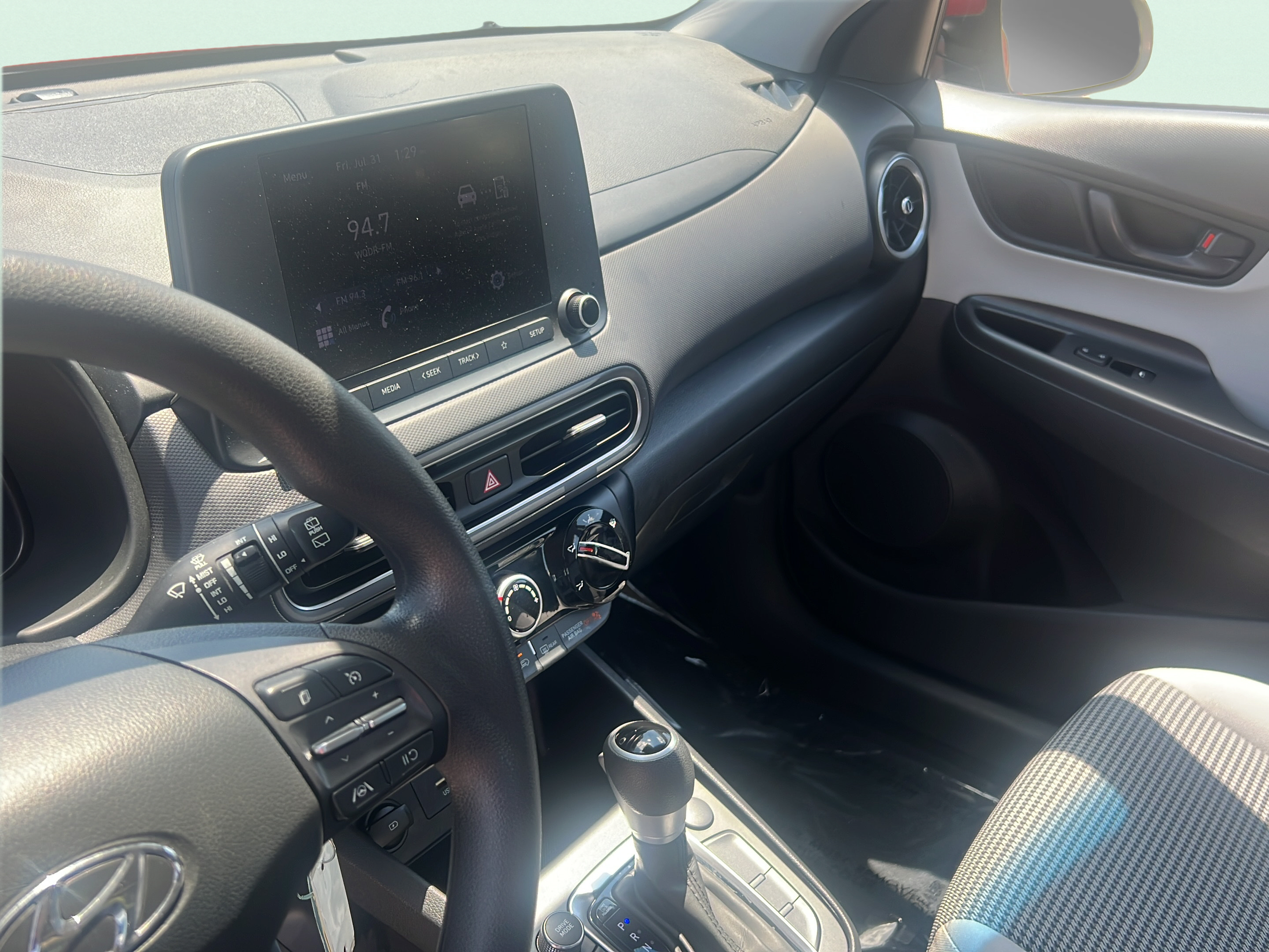 Certified 2022 Hyundai Kona SE FWD image 11