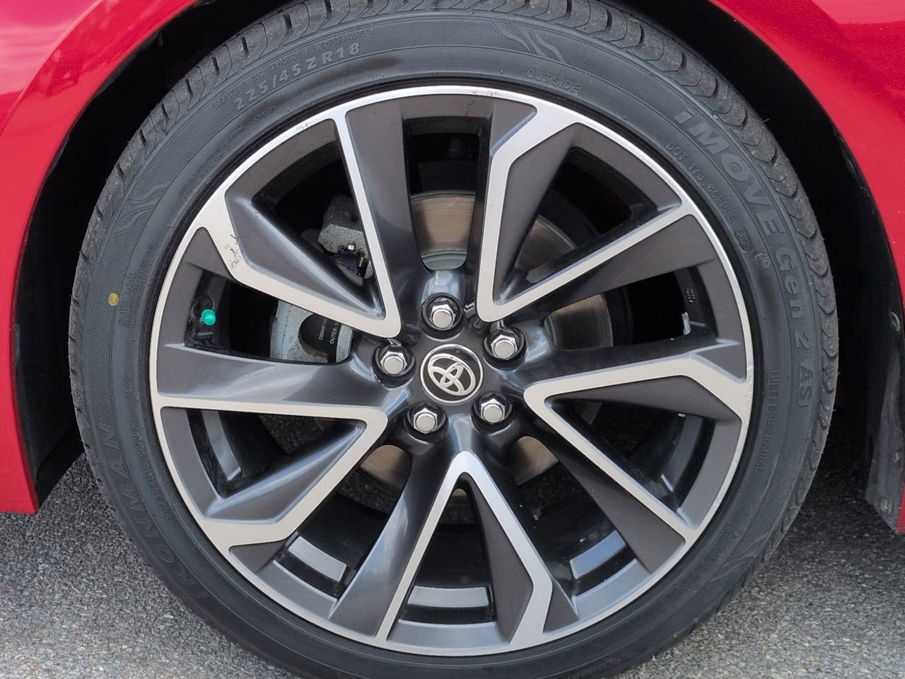 Used 2020 Toyota Corolla SE w/ SE Premium Package FWD image 11