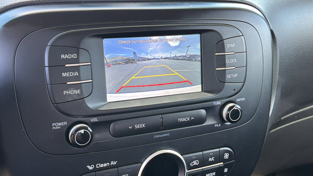 Used 2017 Kia Soul + image 16