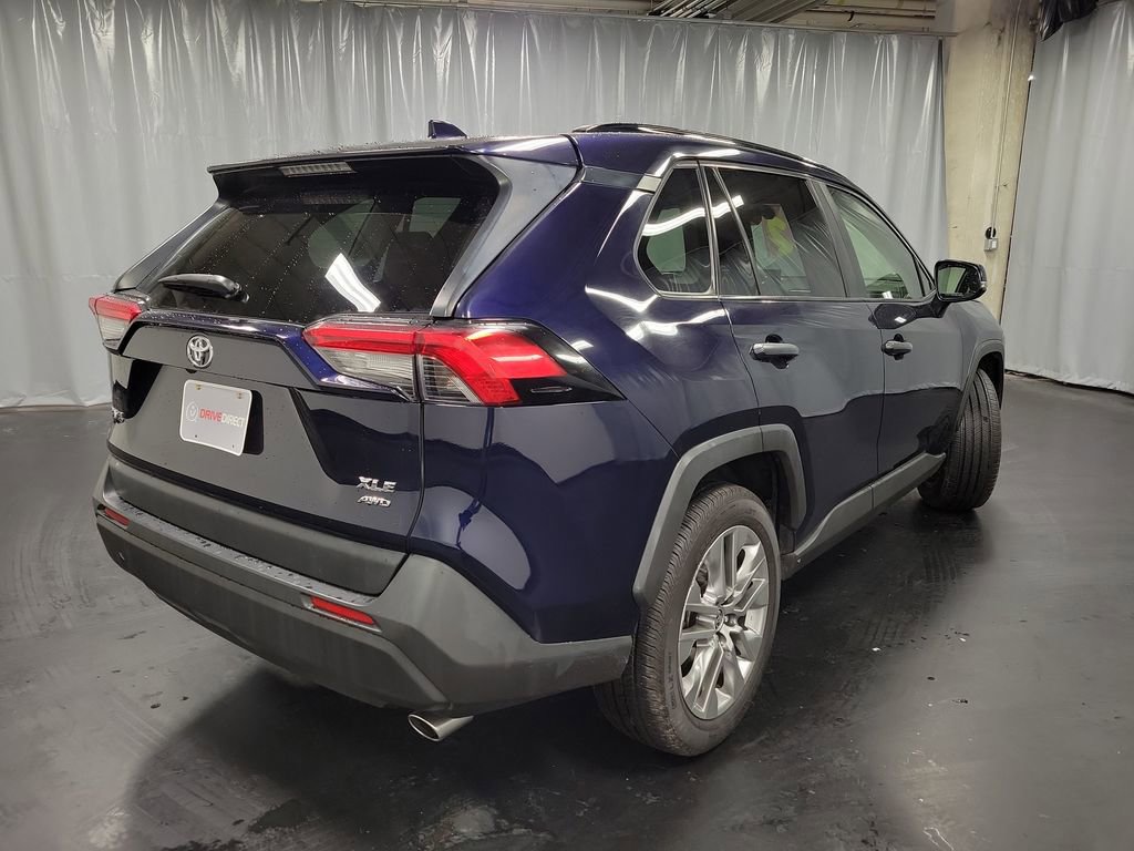 Used 2021 Toyota RAV4 XLE Premium image 8