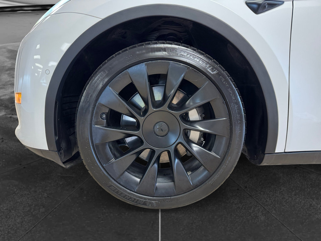 Used 2021 Tesla Model Y Long Range AWD/4WD image 29