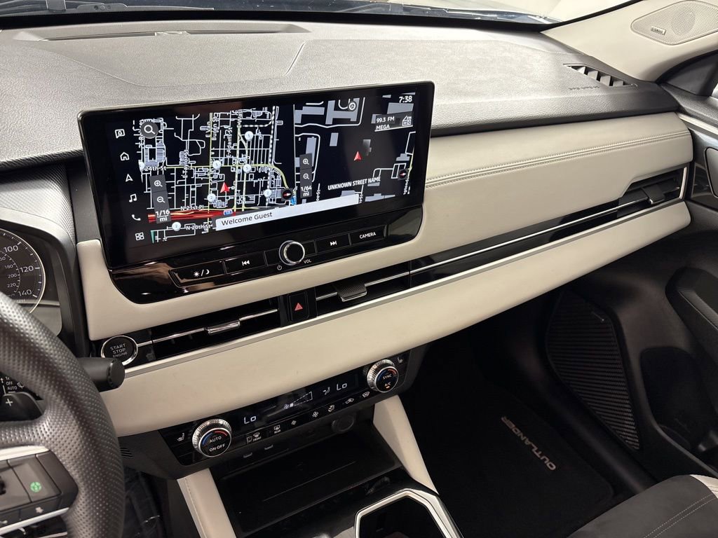 Used 2025 Mitsubishi Outlander SE AWD/4WD image 30