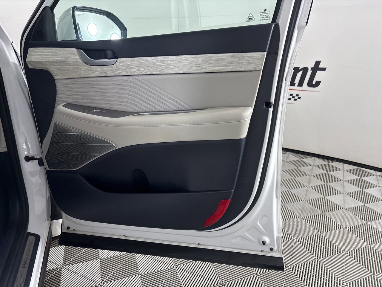 Used 2023 Hyundai Palisade Calligraphy w/ Cargo Package image 30