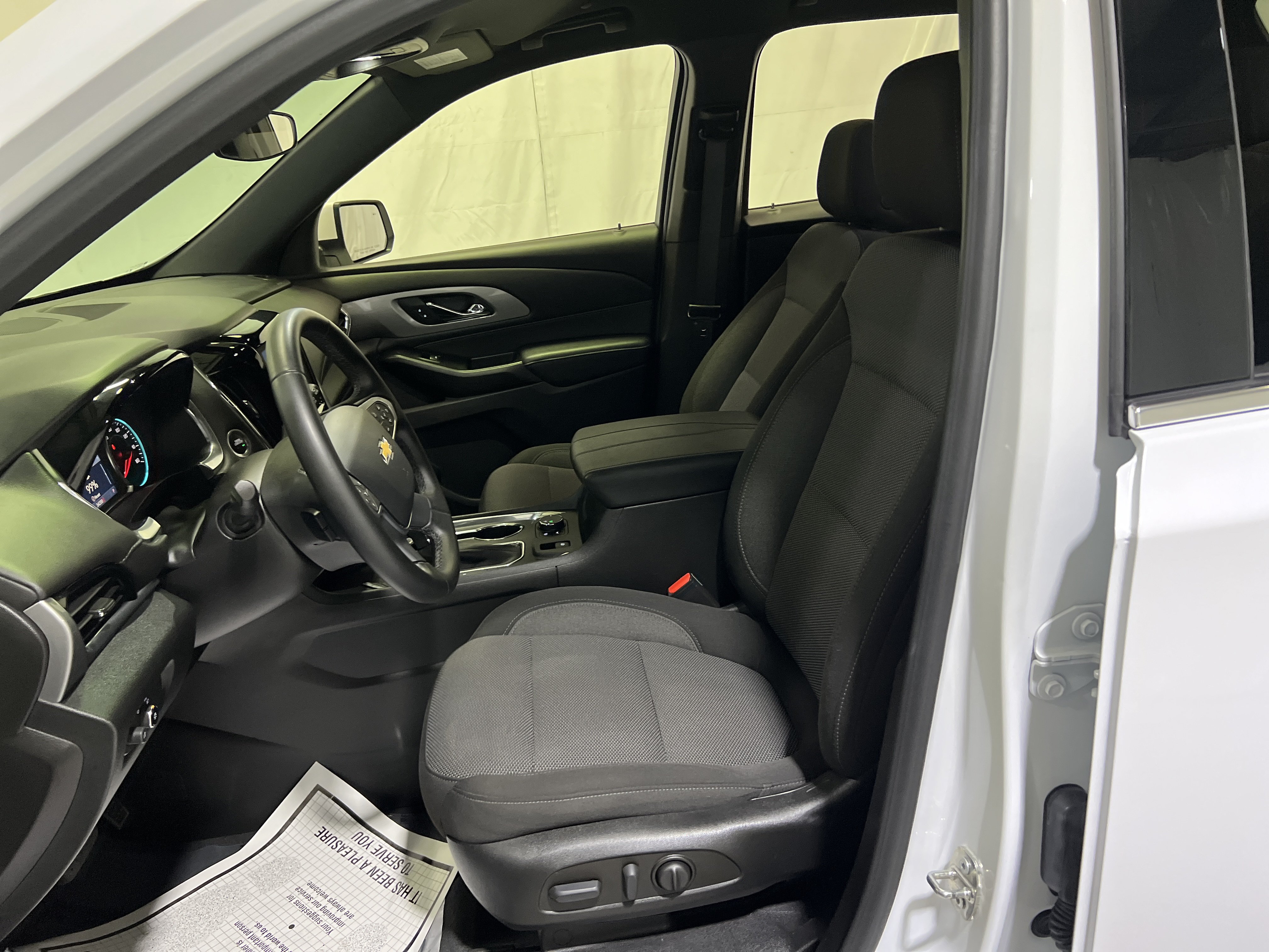 Certified 2023 Chevrolet Traverse LT FWD image 17