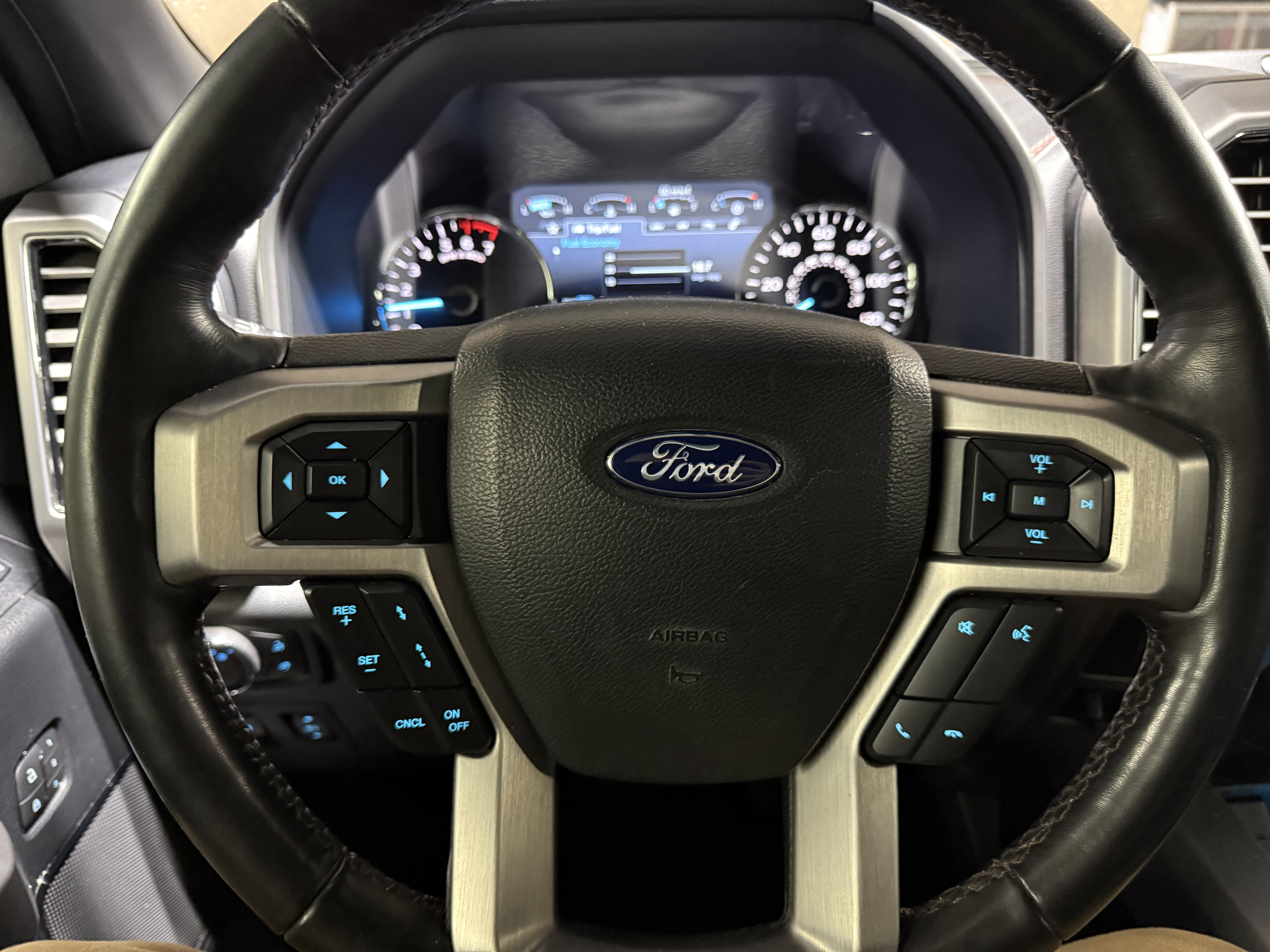 Used 2019 Ford F150 Platinum w/ Equipment Group 701A Luxury image 15