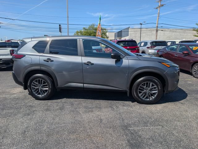 Used 2023 Nissan Rogue S FWD image 2