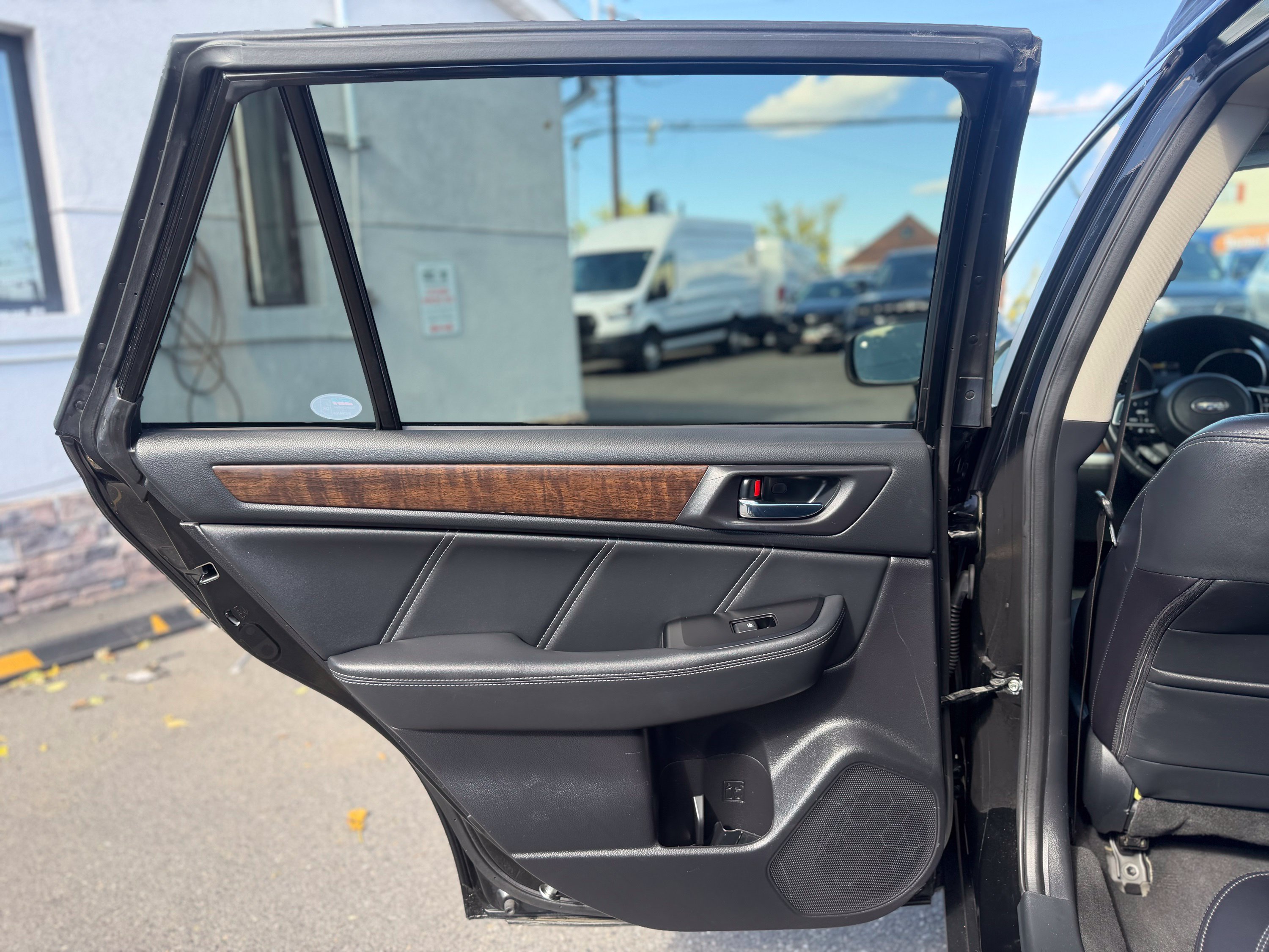 Used 2018 Subaru Outback 2.5i Limited AWD/4WD image 17