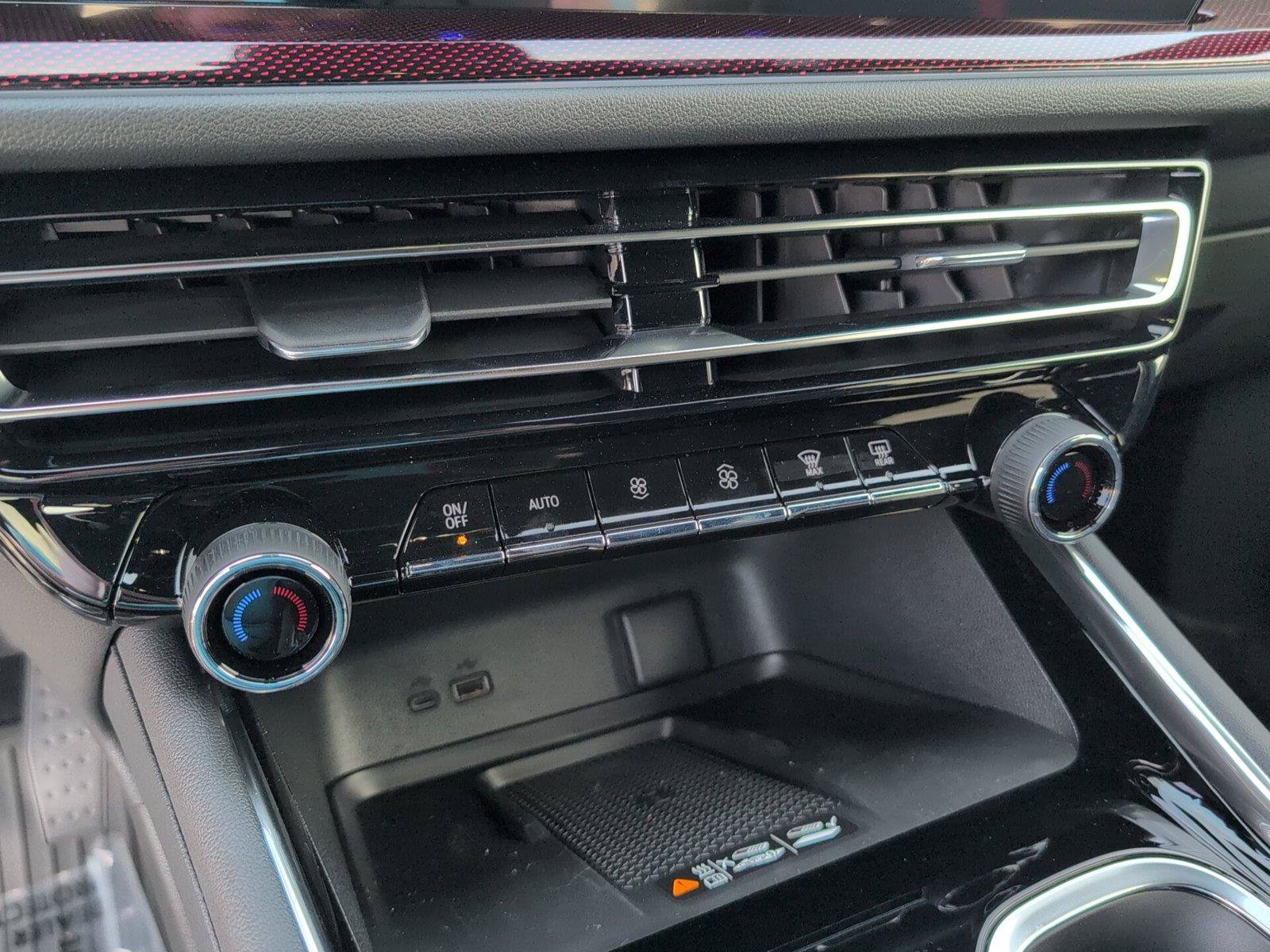 New 2026 Chevrolet Traverse RS w/ LPO, Floor Liner Package FWD image 17
